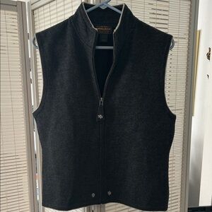 Woolrich Woman’s Charcoal Gray Vest with snowflake accent